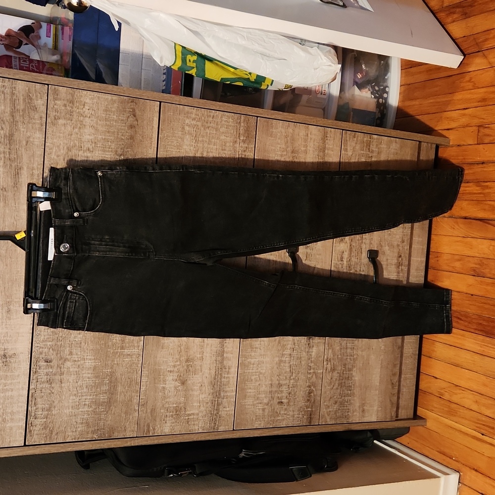 - High rise jeans